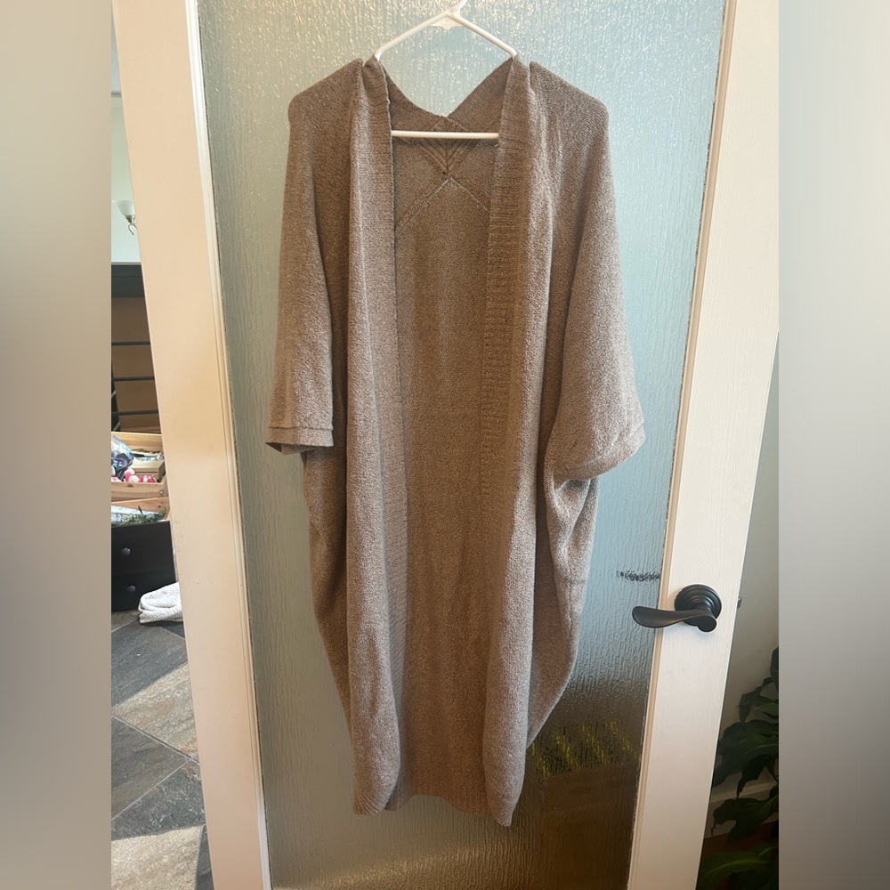 American Eagle One-Size Short-Sleeve Long Shawl-Style Sweater
